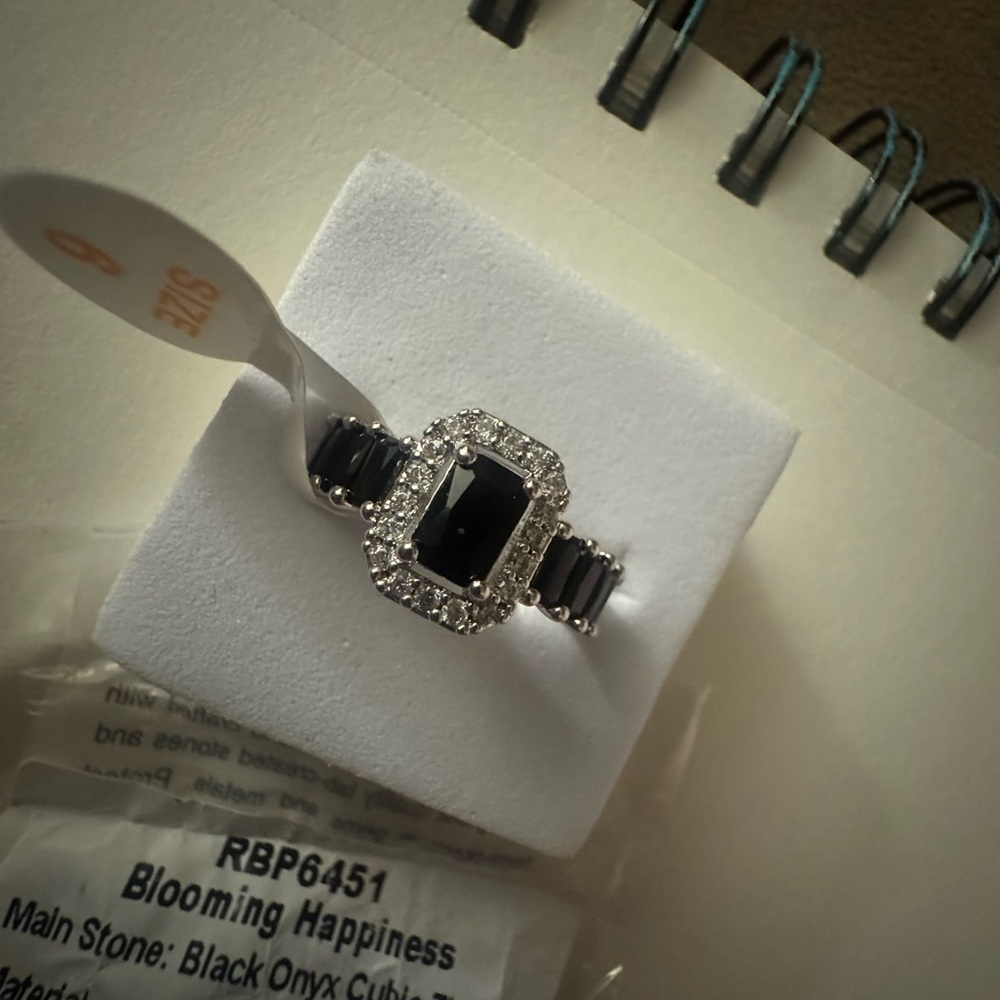 “Blooming Happiness” Black Onyx Ring Bomb Party RBP6451